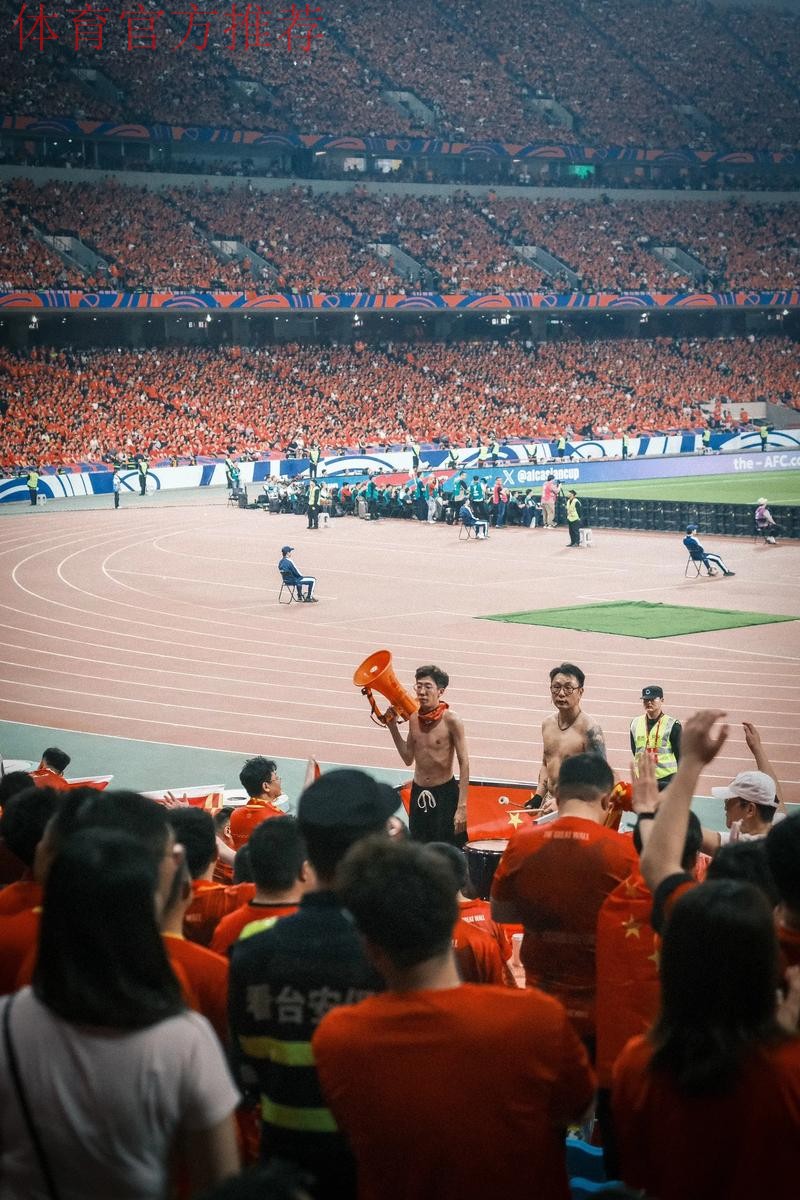 世预赛-国足0-0平伊朗 热血球迷助阵沈阳主场 世预赛-国足0-0平伊朗 热血球迷助阵沈阳主场